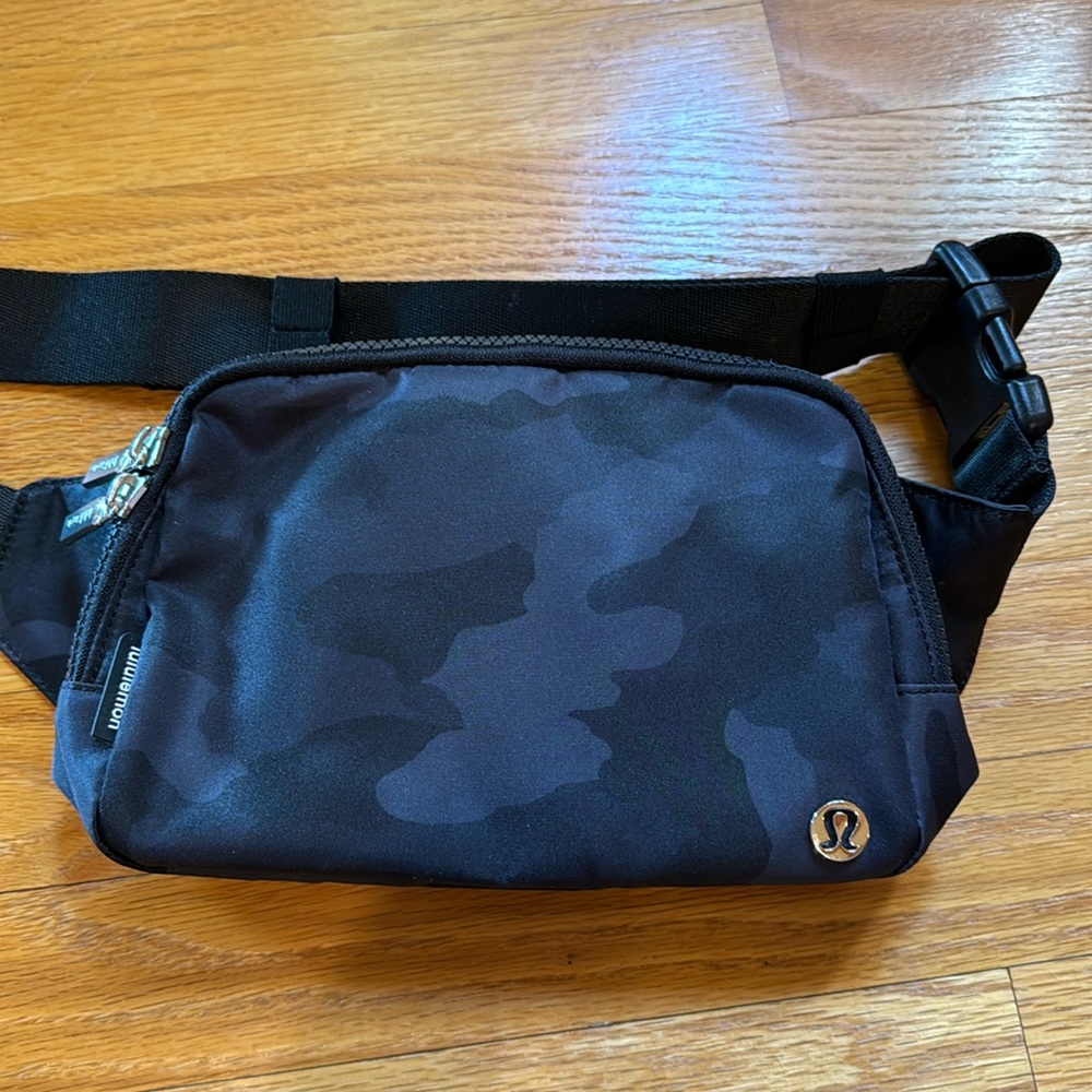 Lululemon Everywhere Belt bag Large 2L